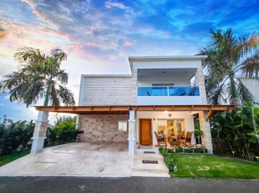 THE WOOD VILLA WITH PRIVATE POOL